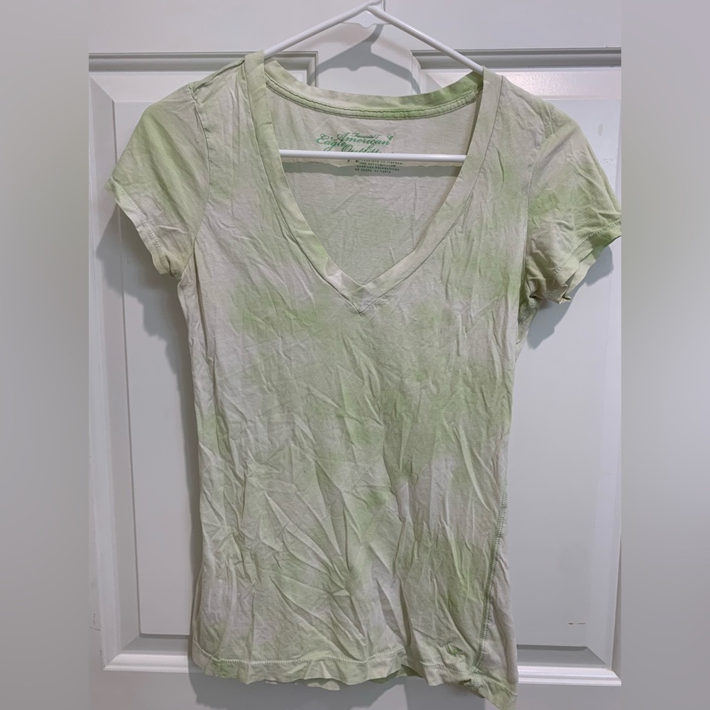 AMERICAN EAGLE | Green and White V-Neck Shirt